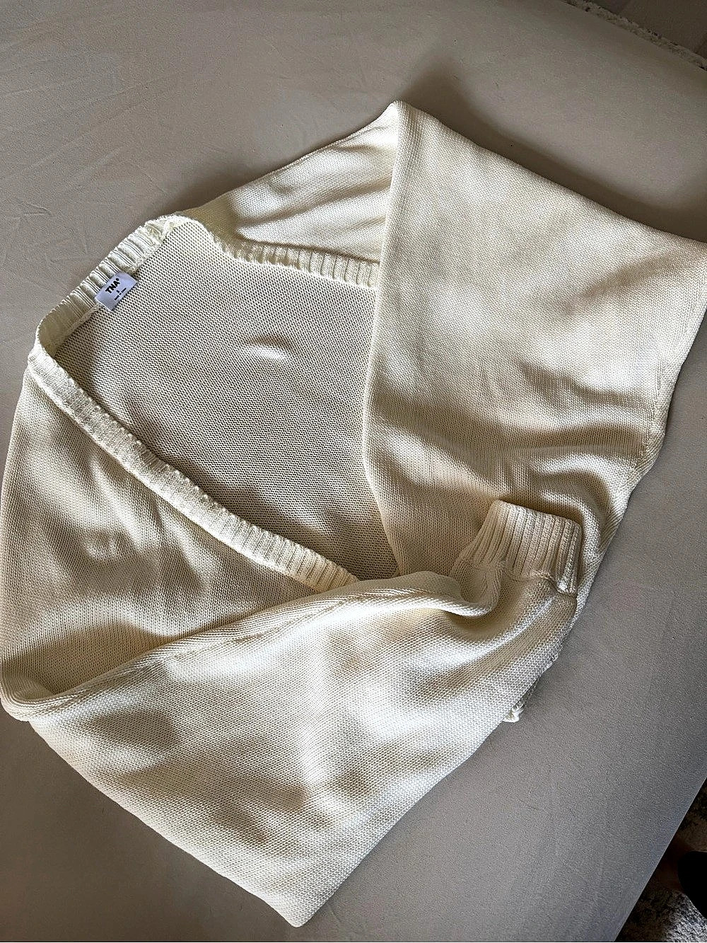 TNA Cropped Gramercy Knit Cardigan in White Size Small - Aritzia